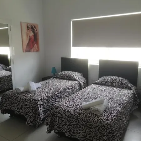 לינה וארוחת בוקר 8villa *
