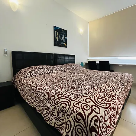 לינה וארוחת בוקר 8villa