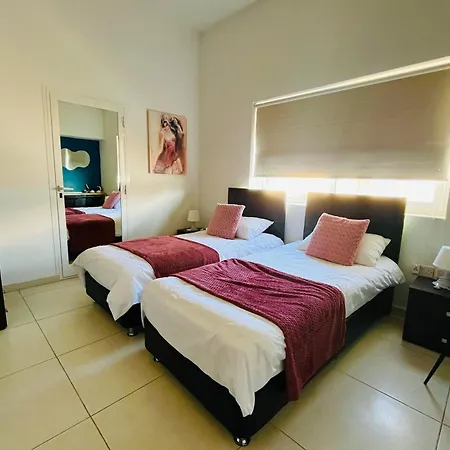 8villa 4* San Julián