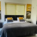 Frühstückspension 8villa 4*