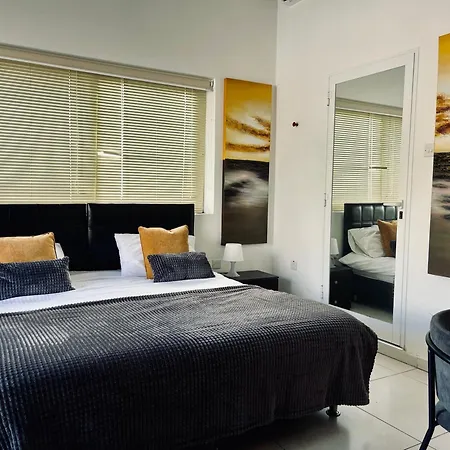 8villa Couette-café 4*
