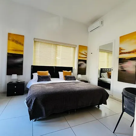 8villa St. Julian's