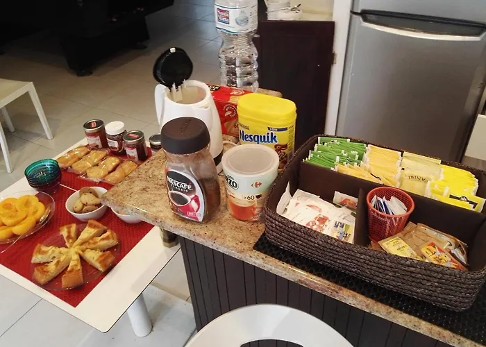 8villa Couette-café San Ġiljan